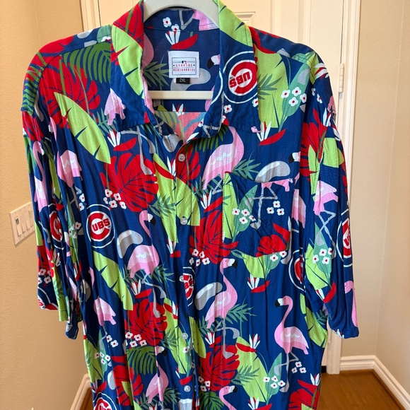 MLB Genuine Merchandise - Men's Chicago Cubs Button-down Shirt - Picture 1 of 5